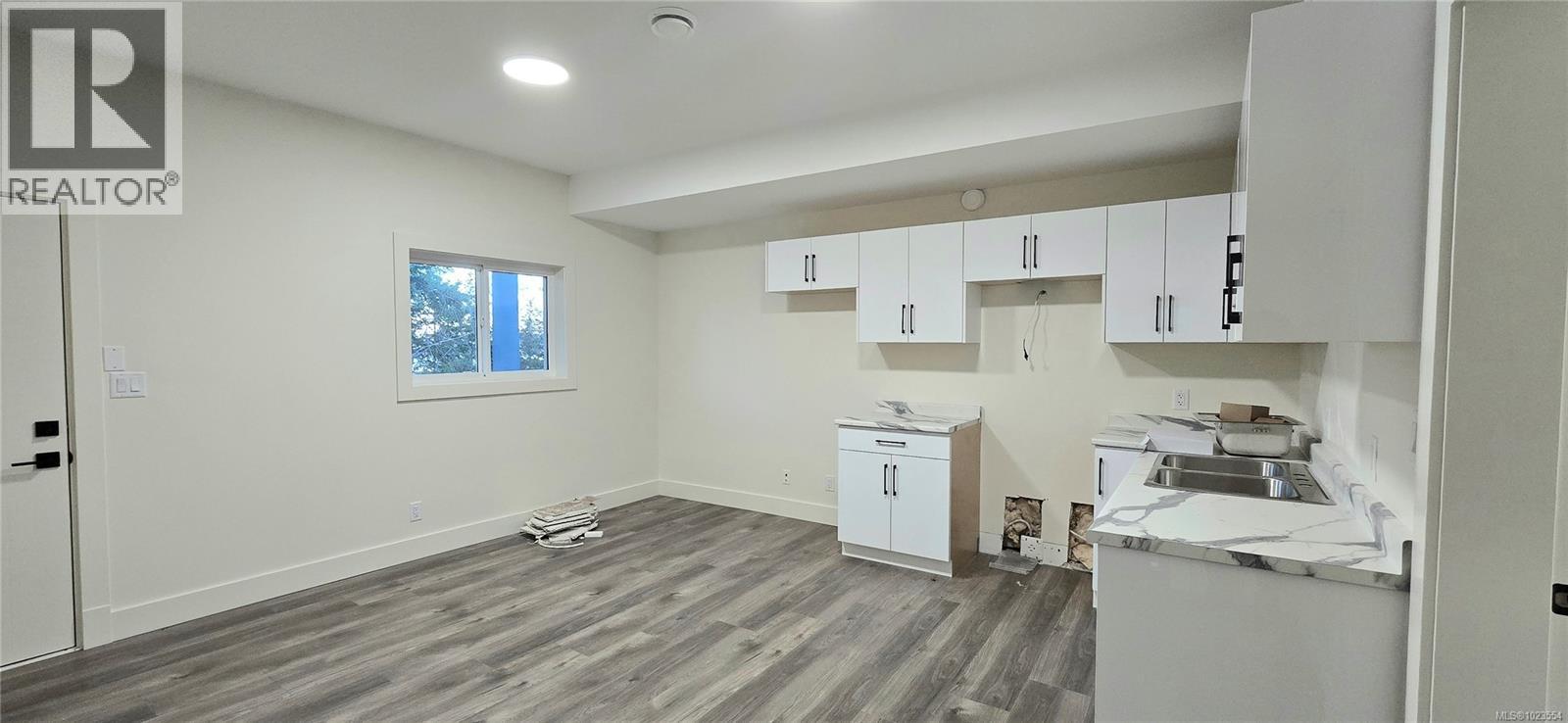 909 HARBOUR VIEW ST - 35