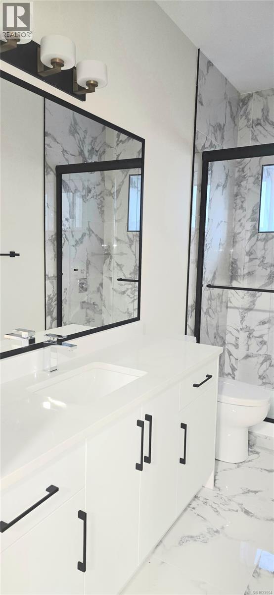 909 HARBOUR VIEW ST - 37