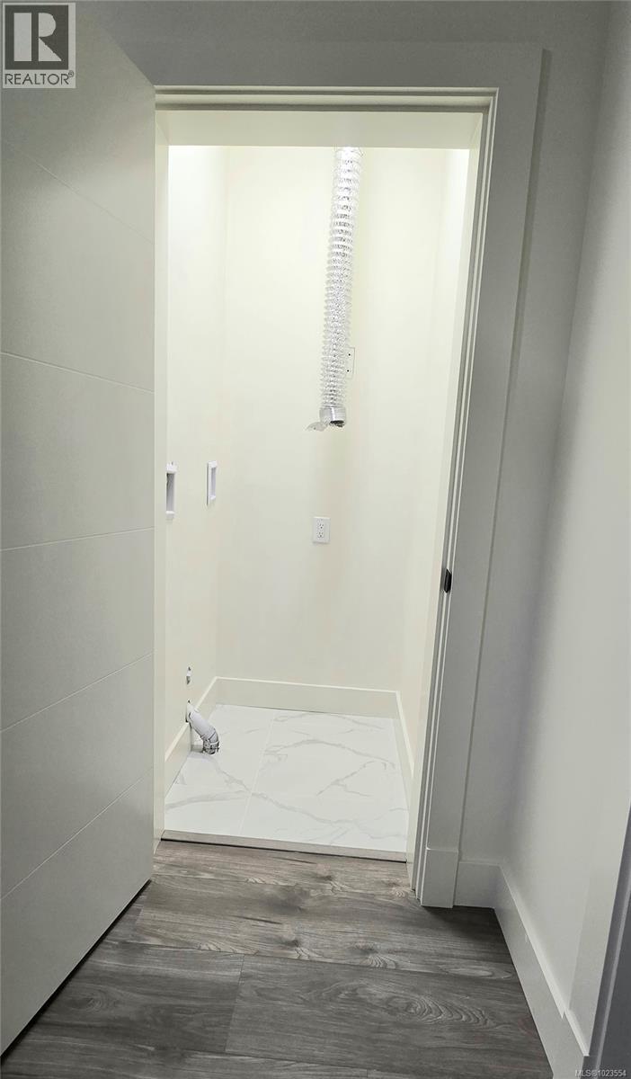 909 HARBOUR VIEW ST - 38