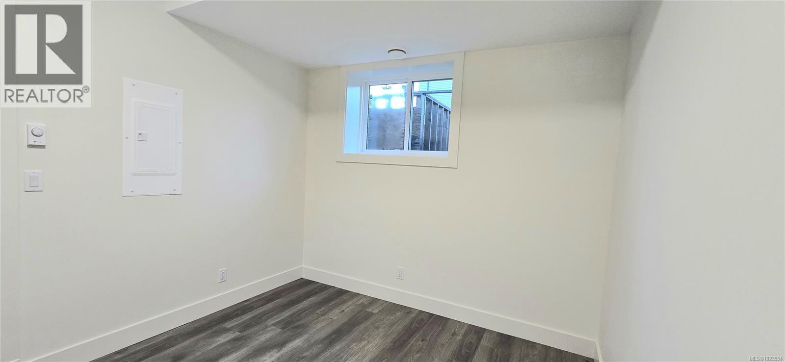 909 HARBOUR VIEW ST - 39