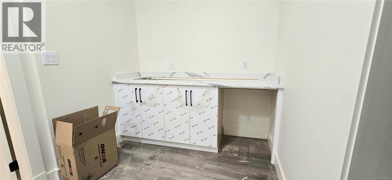 909 HARBOUR VIEW ST - 42