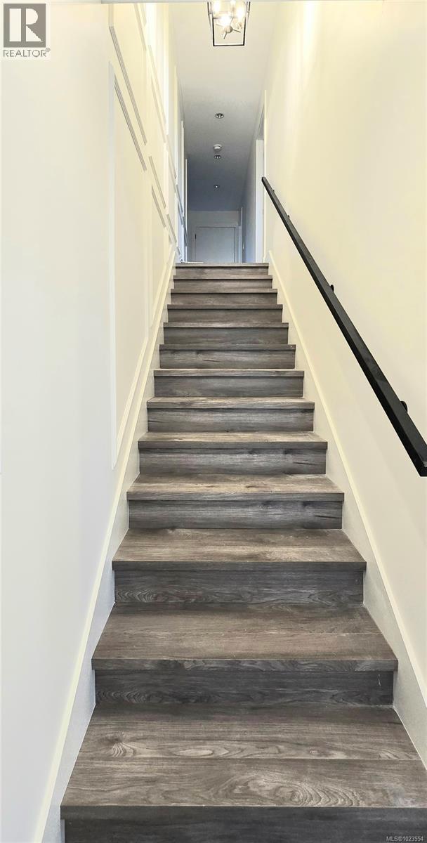 909 HARBOUR VIEW ST - 48