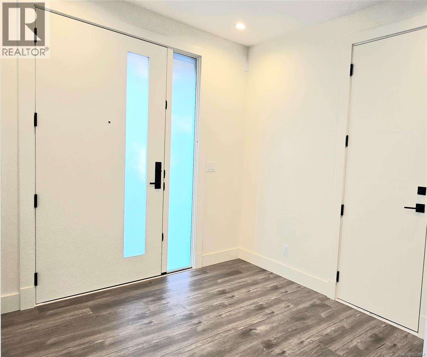 909 HARBOUR VIEW ST - 50