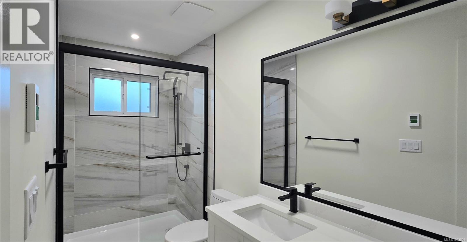 909 HARBOUR VIEW ST - 9