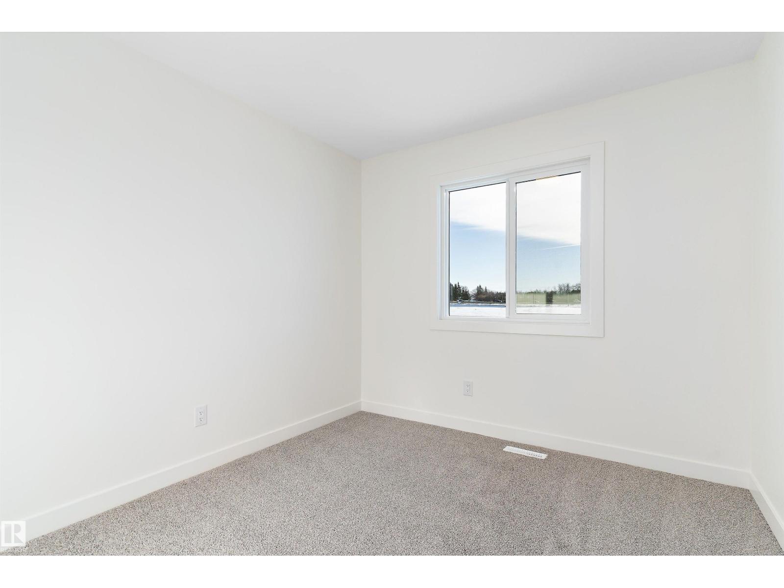 1066 MCLEOD AV, Spruce Grove