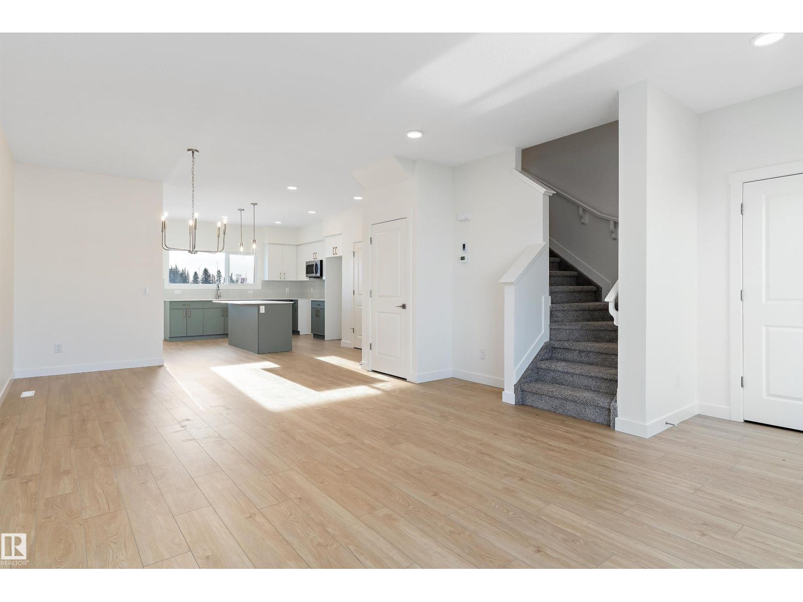 1066 MCLEOD AV, Spruce Grove