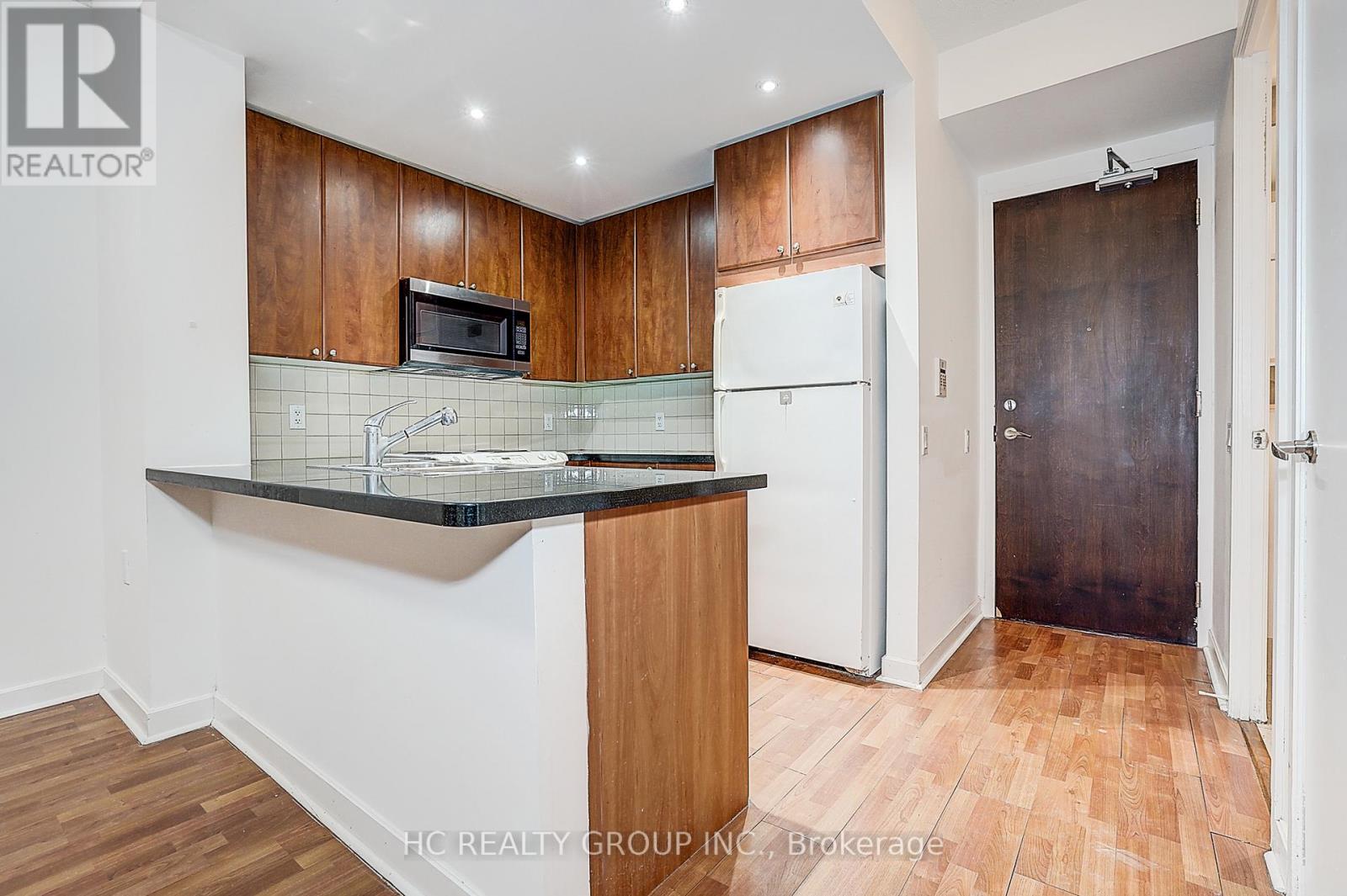 #412 85 BLOOR STREET E - 10