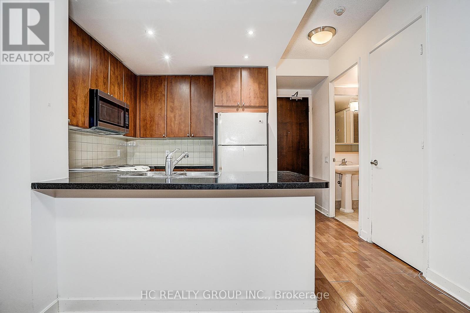 #412 85 BLOOR STREET E - 12