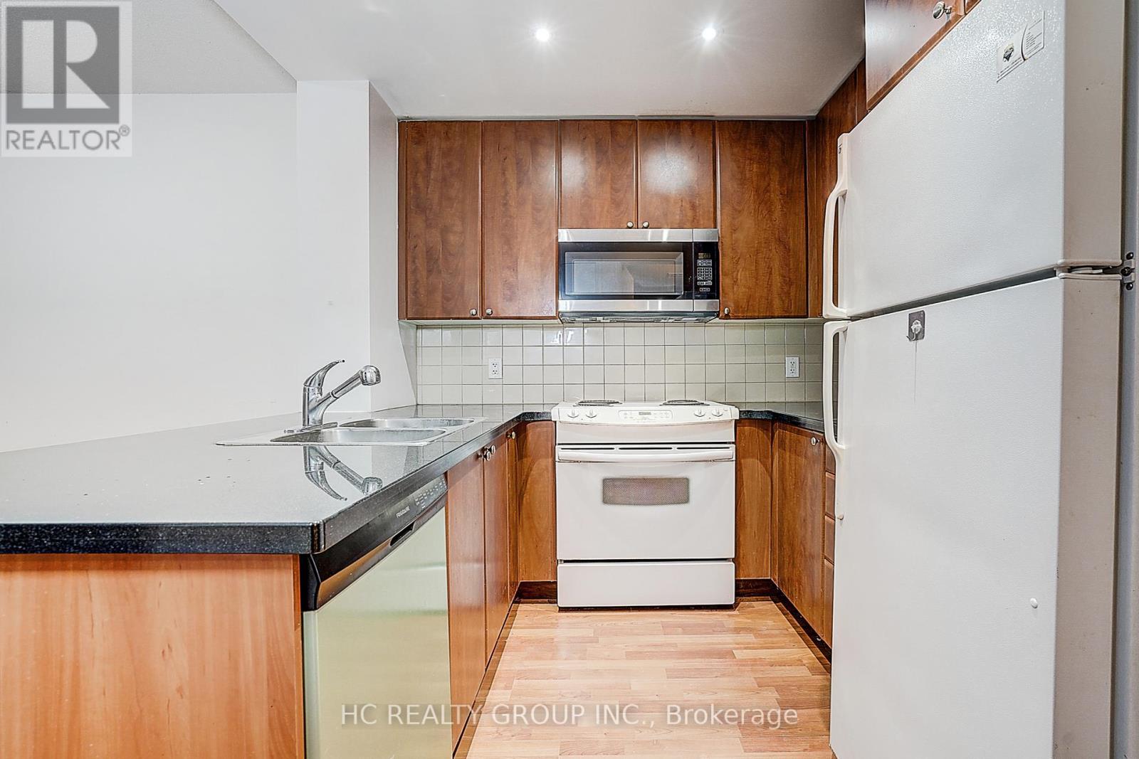 #412 85 BLOOR STREET E - 13