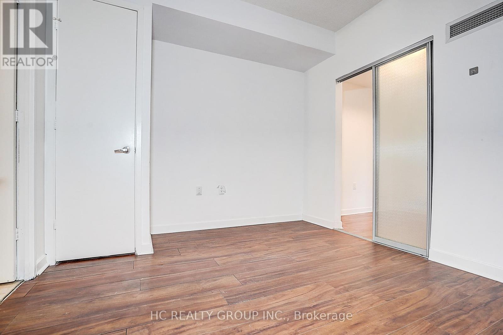 #412 85 BLOOR STREET E - 17
