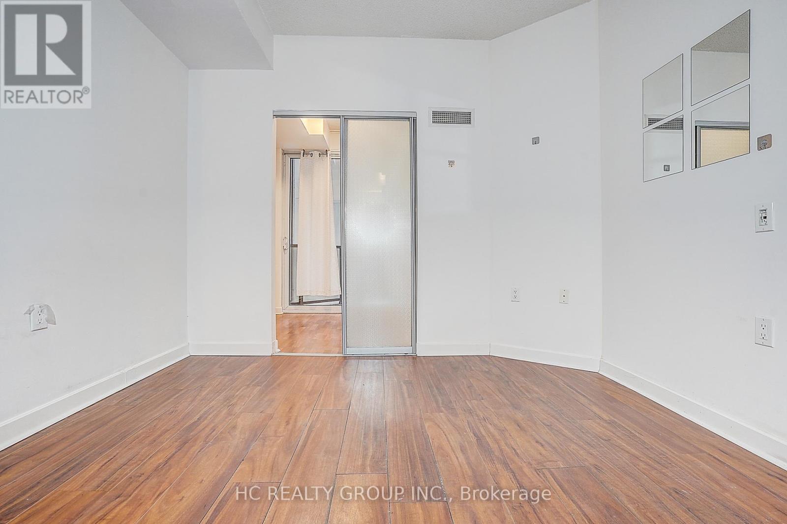 #412 85 BLOOR STREET E - 18