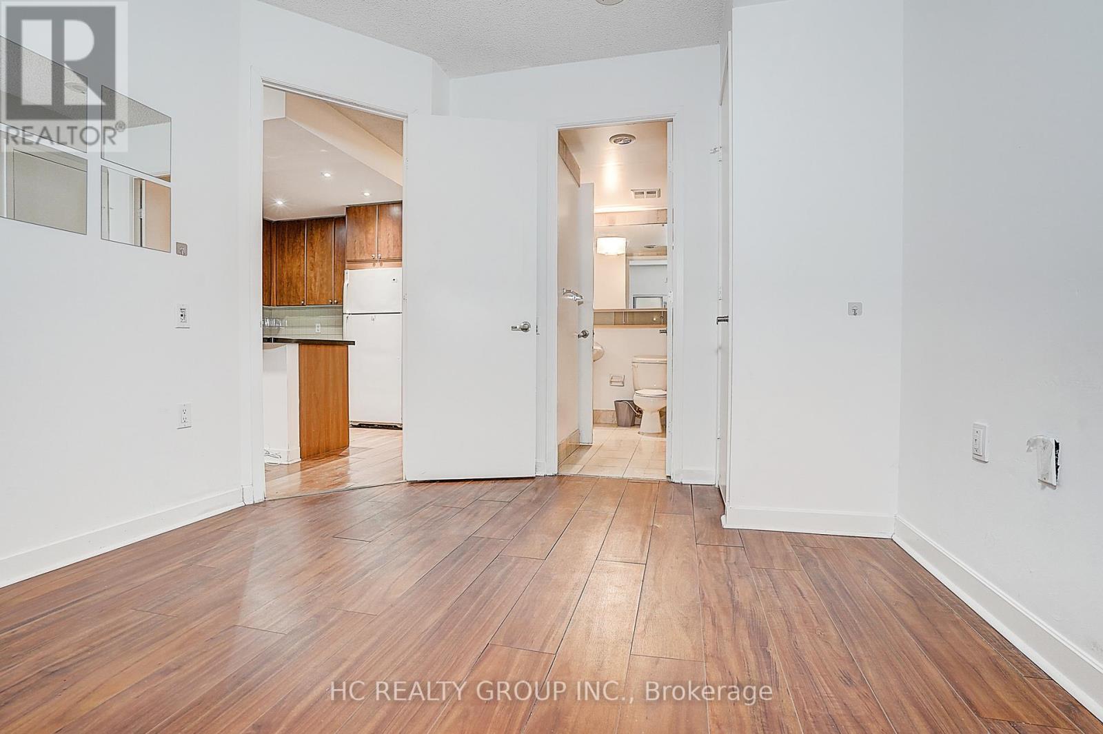#412 85 BLOOR STREET E - 20