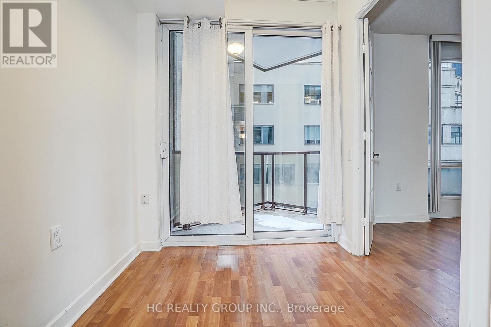 #412 85 BLOOR STREET E - 21