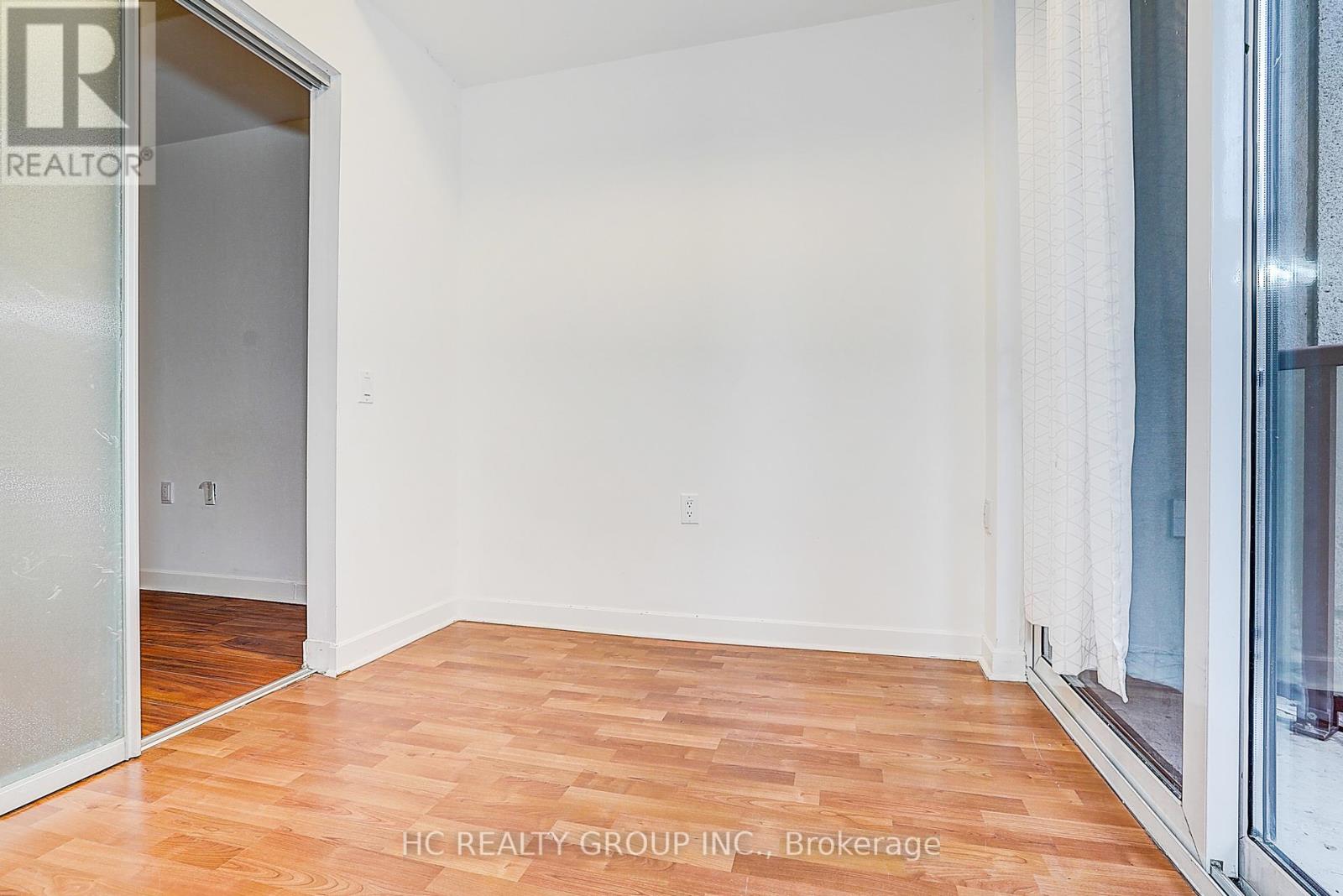 #412 85 BLOOR STREET E - 23