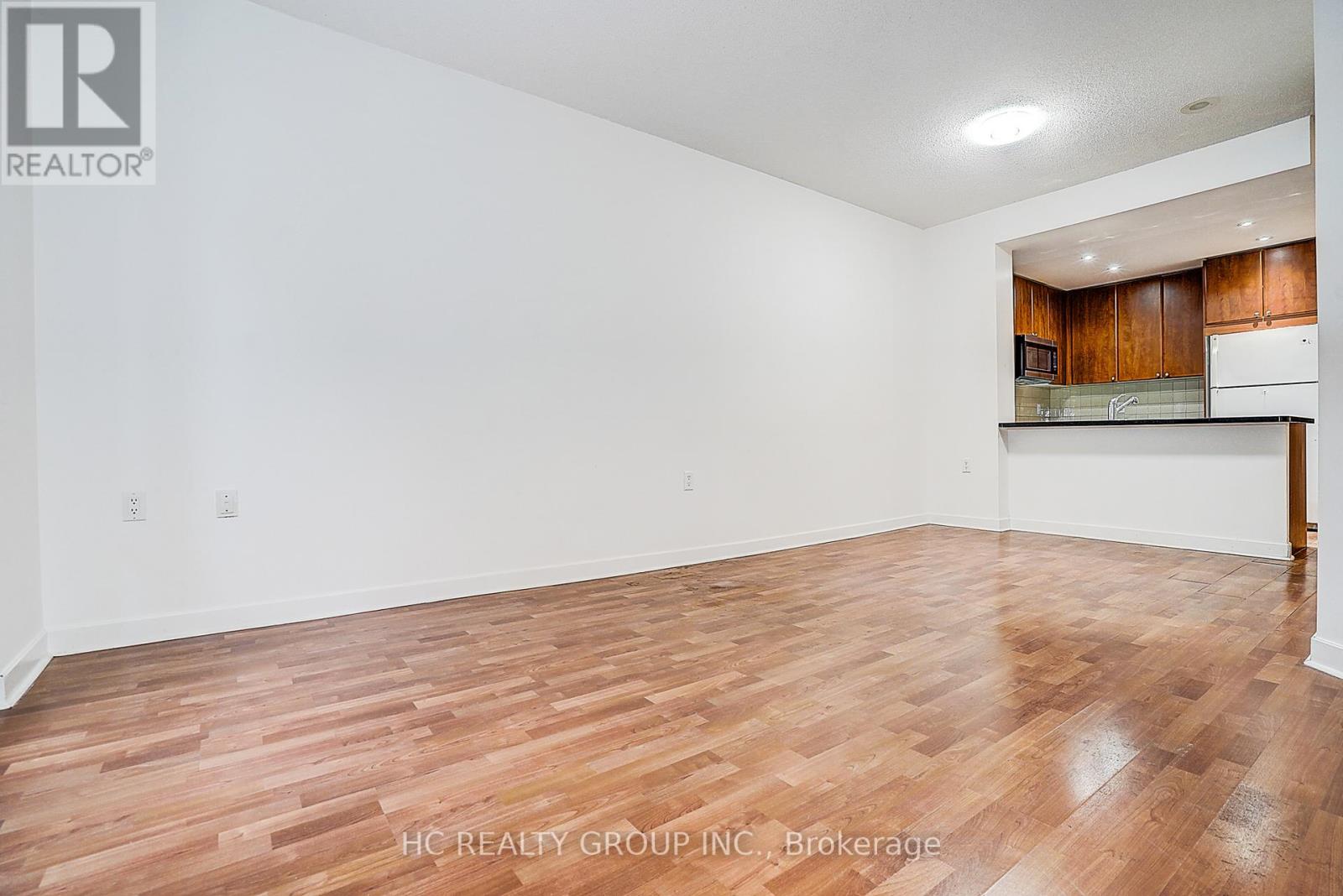 #412 85 BLOOR STREET E - 26