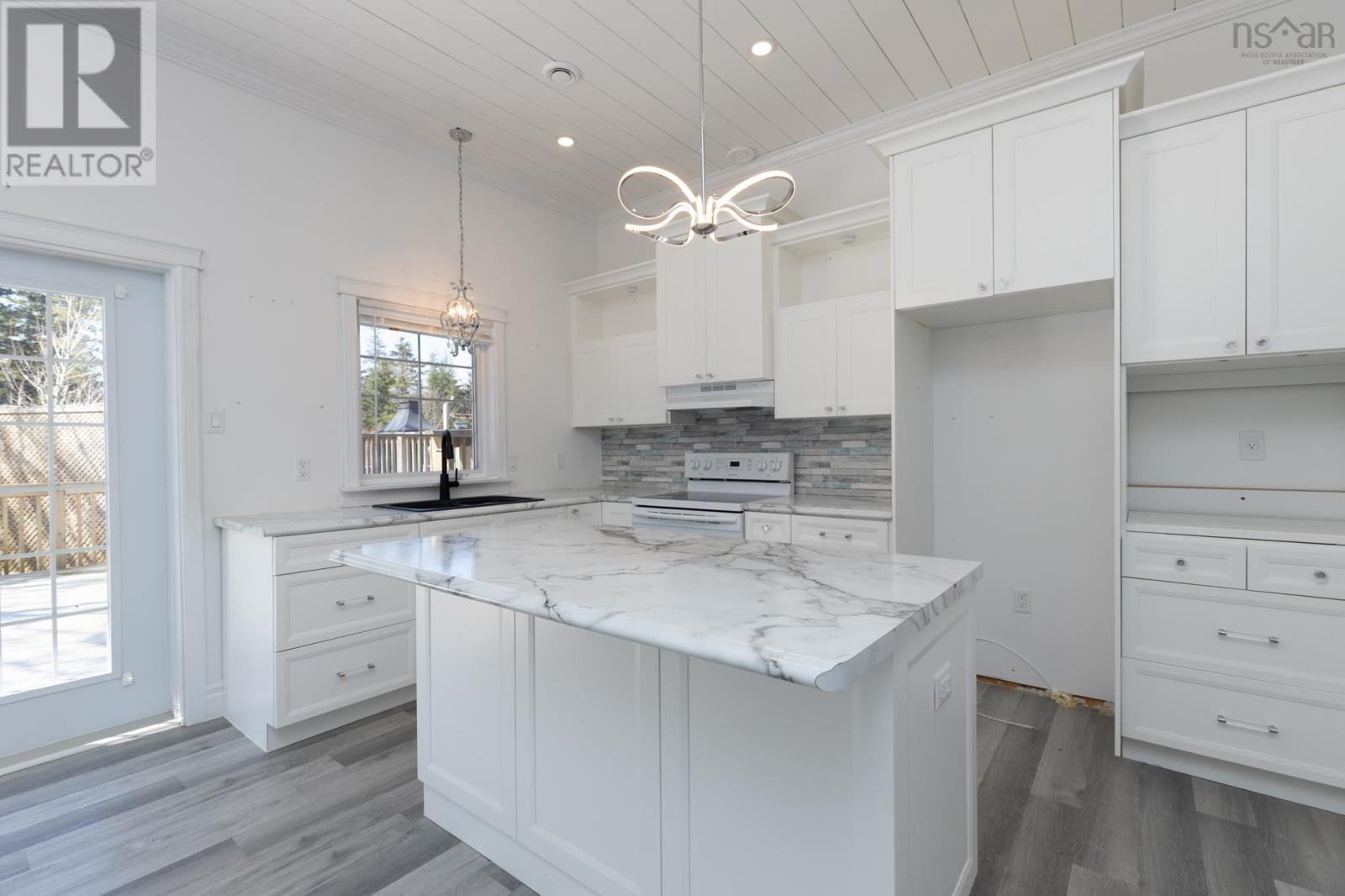 Property 31 of 34 of 27 South Ohio Cross Road