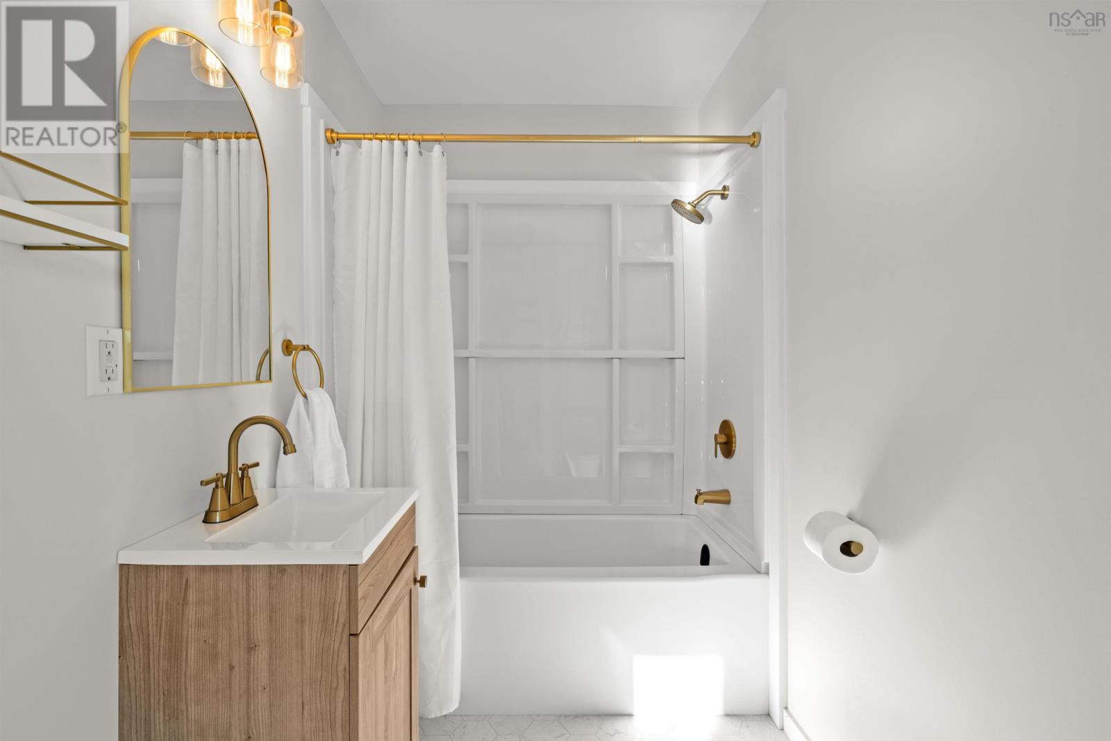 Property 16 of 48 of 121 Barkhouse Road