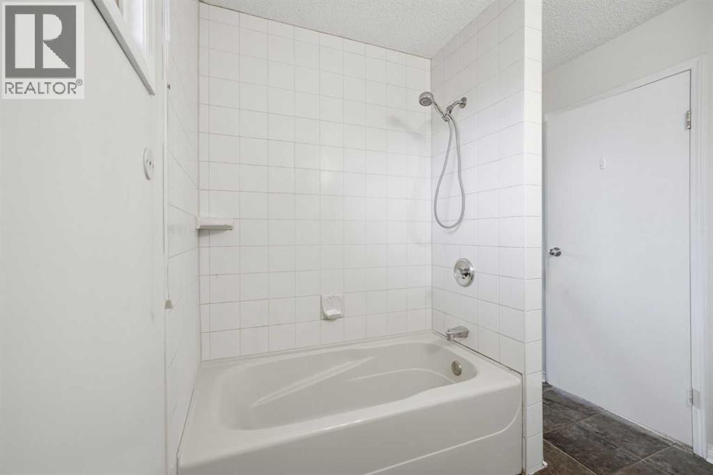 Single Family House for Sale in   Street SW Shawnessy Calgary 