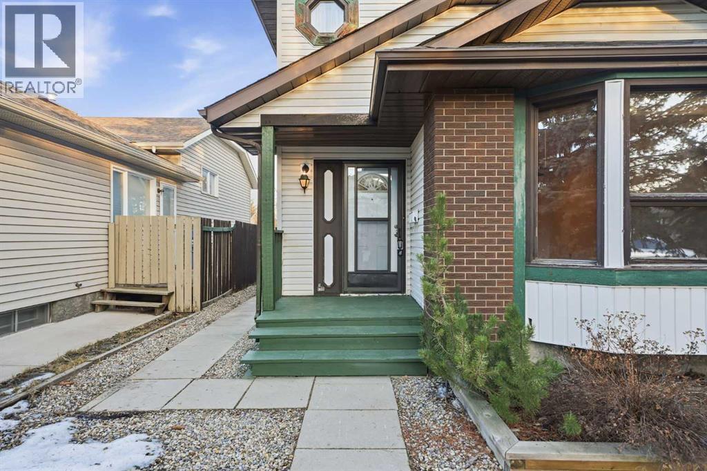 Single Family House for Sale in   Street SW Shawnessy Calgary 