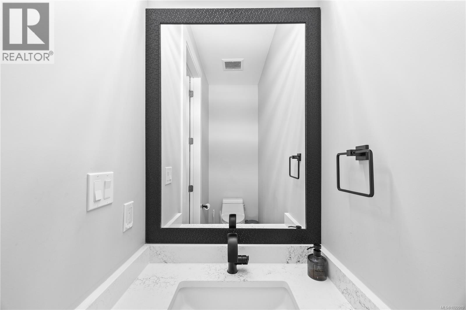 5326 Dewar Rd, Nanaimo