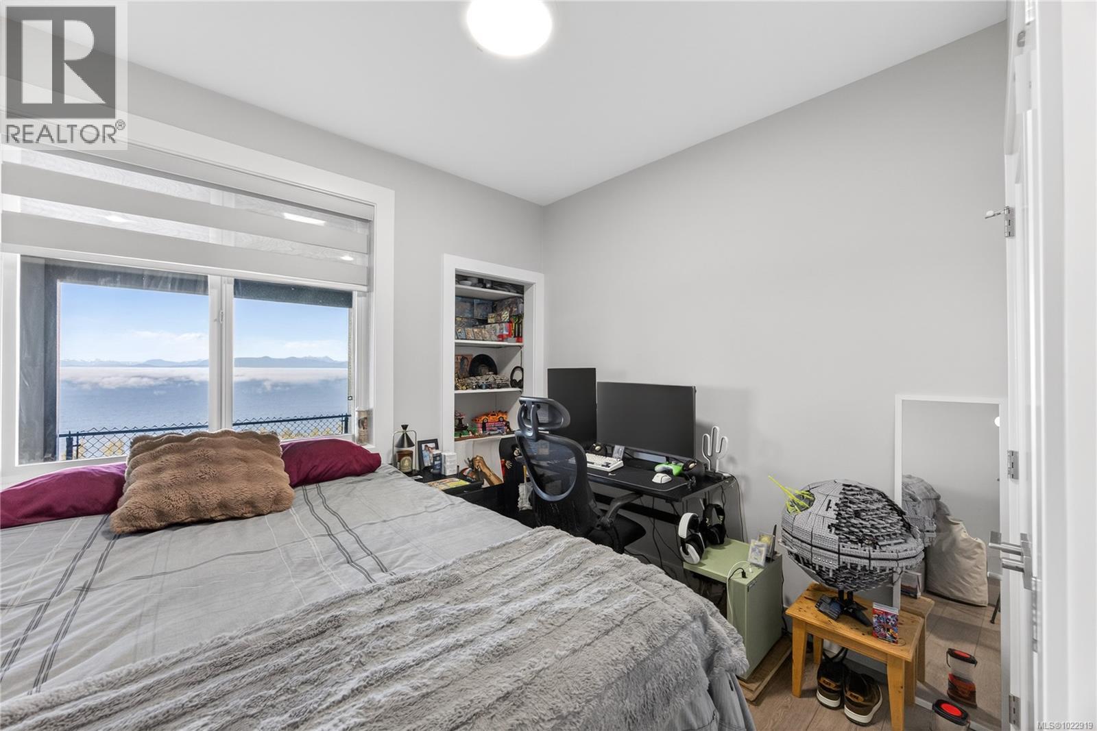 5326 Dewar Rd, Nanaimo