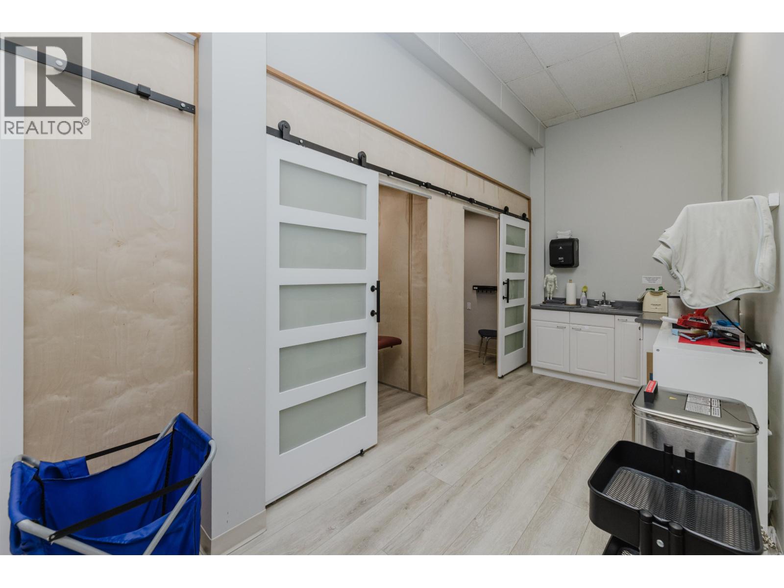 5691 MERMAID STREET, Sechelt