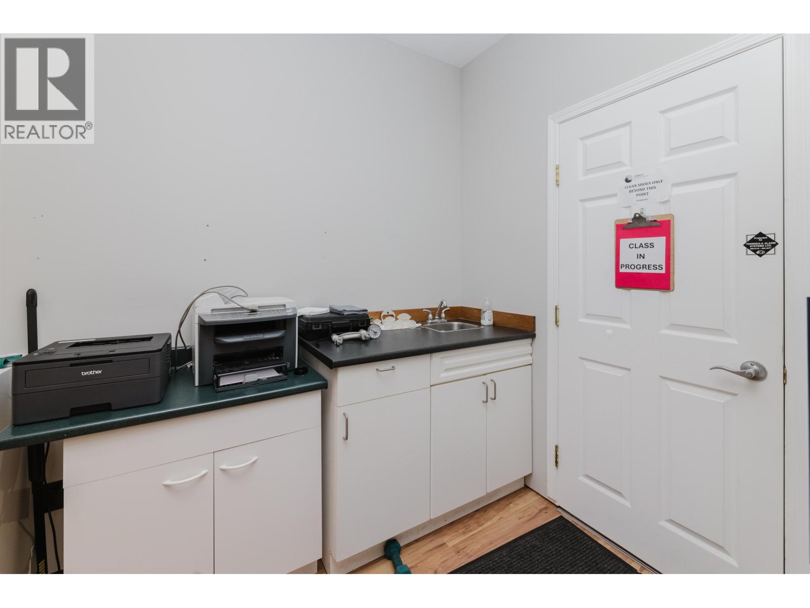 5691 MERMAID STREET, Sechelt