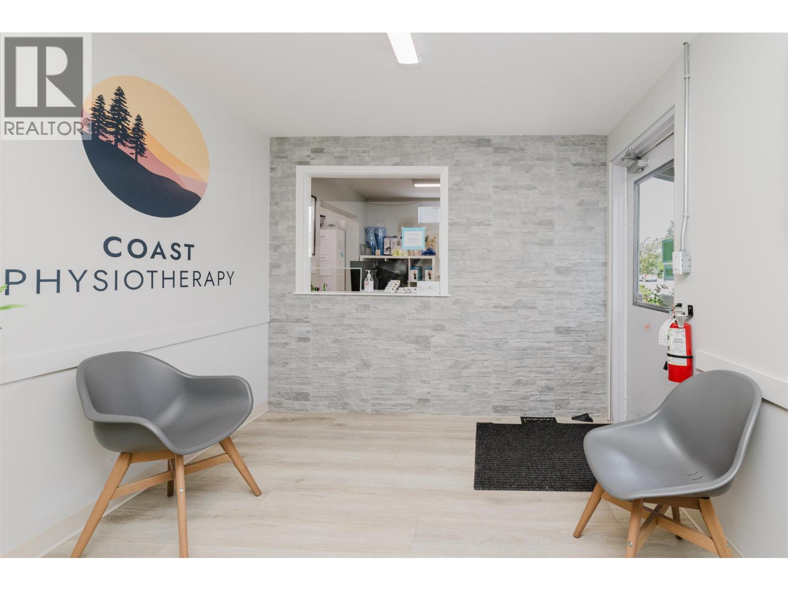 5691 MERMAID STREET, Sechelt