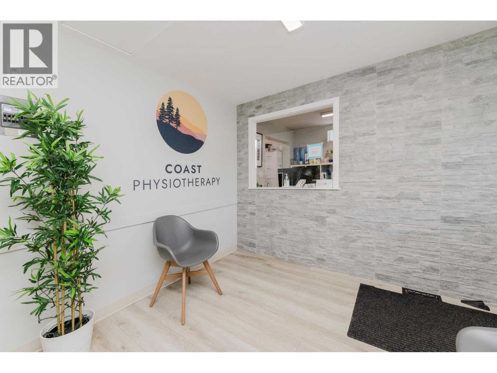 5691 MERMAID STREET, Sechelt