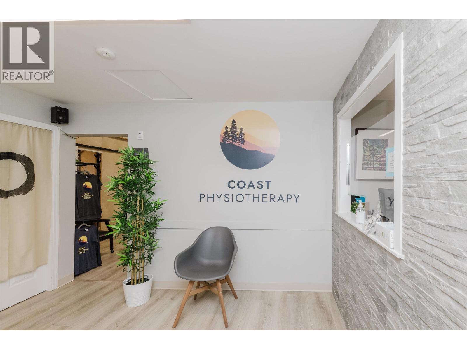 5691 MERMAID STREET, Sechelt