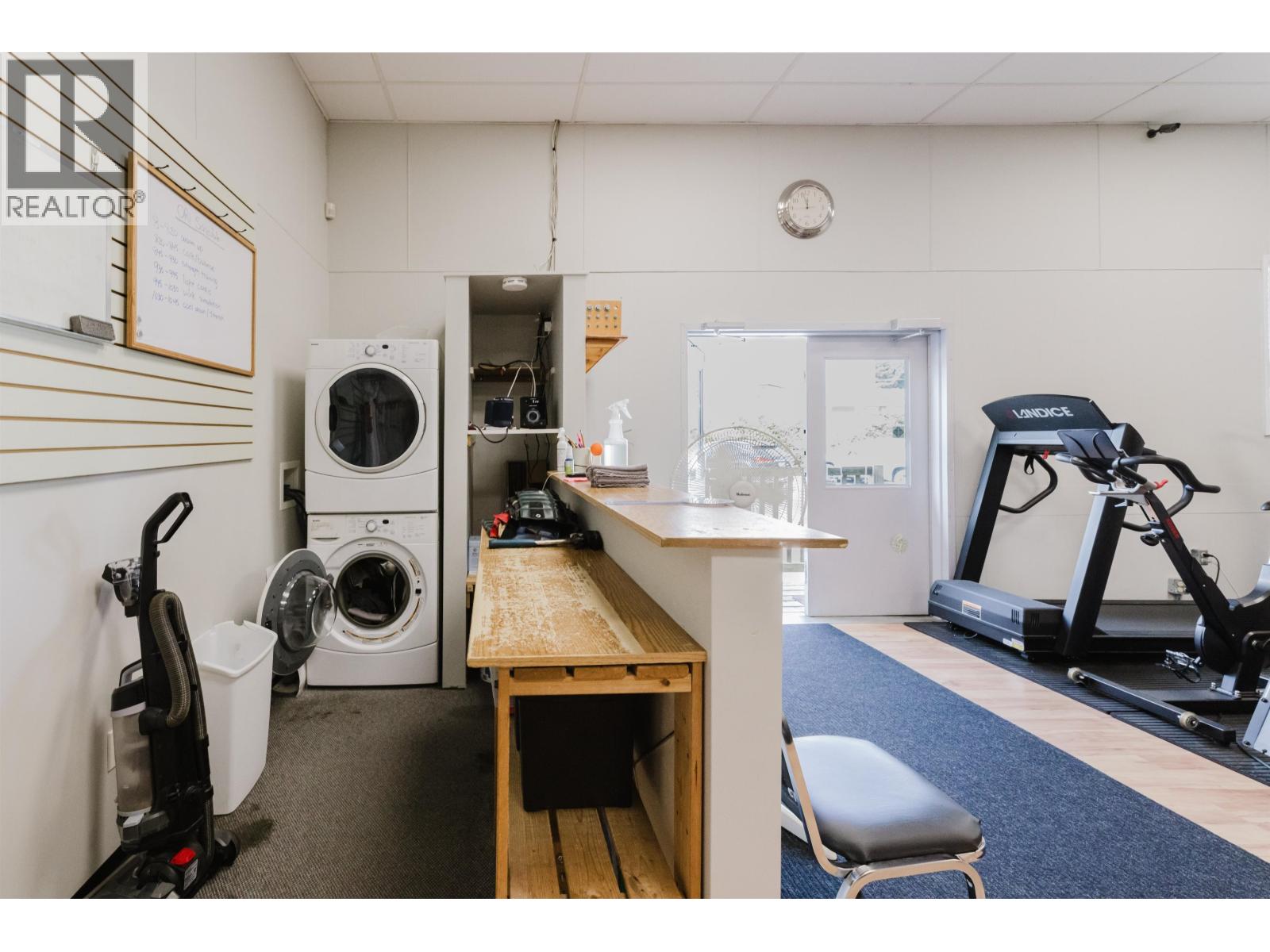 5691 MERMAID STREET, Sechelt