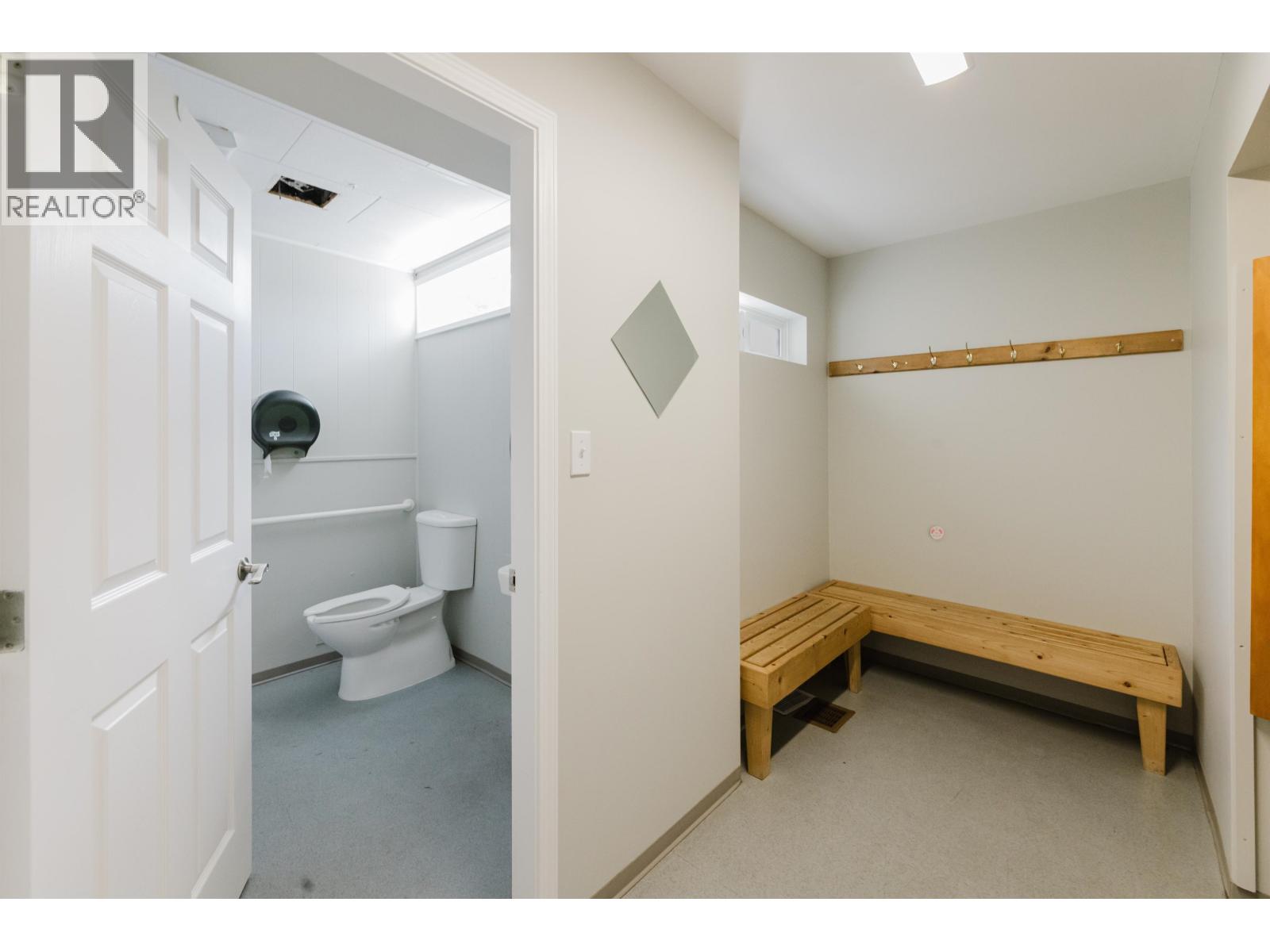 5691 MERMAID STREET, Sechelt