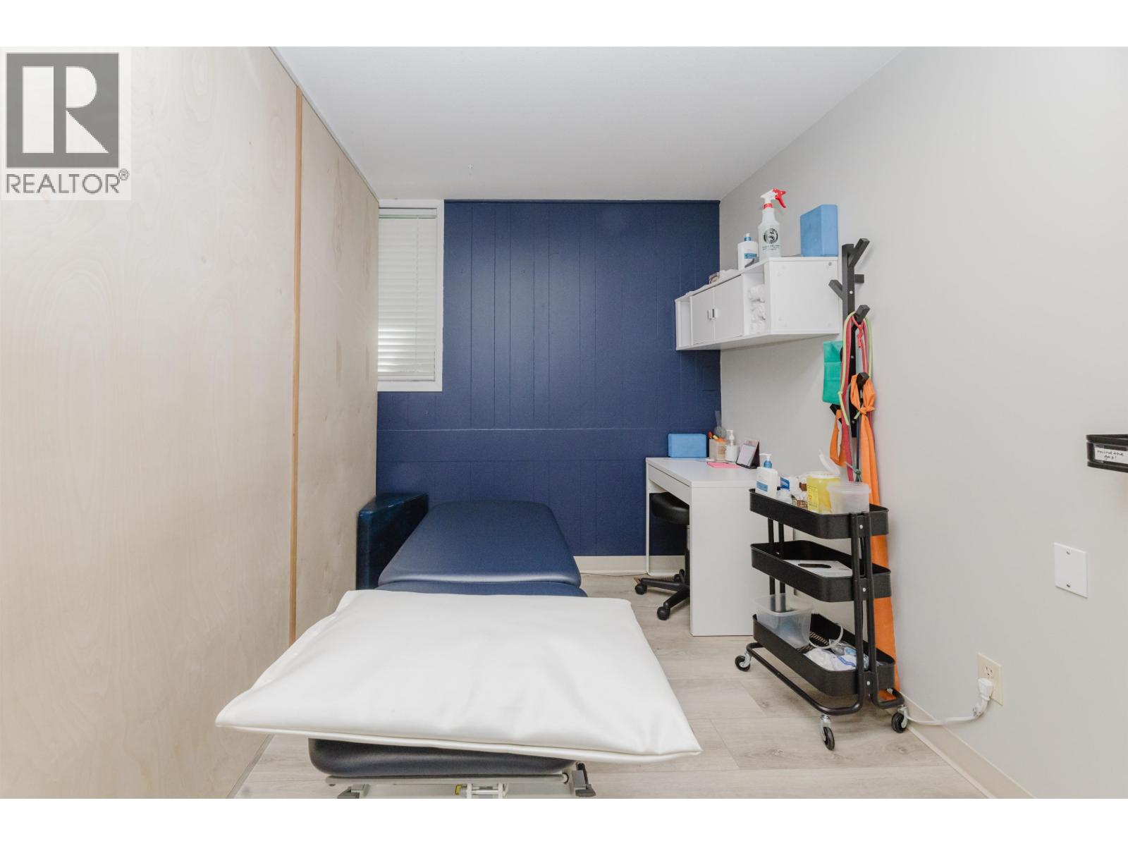 5691 MERMAID STREET, Sechelt
