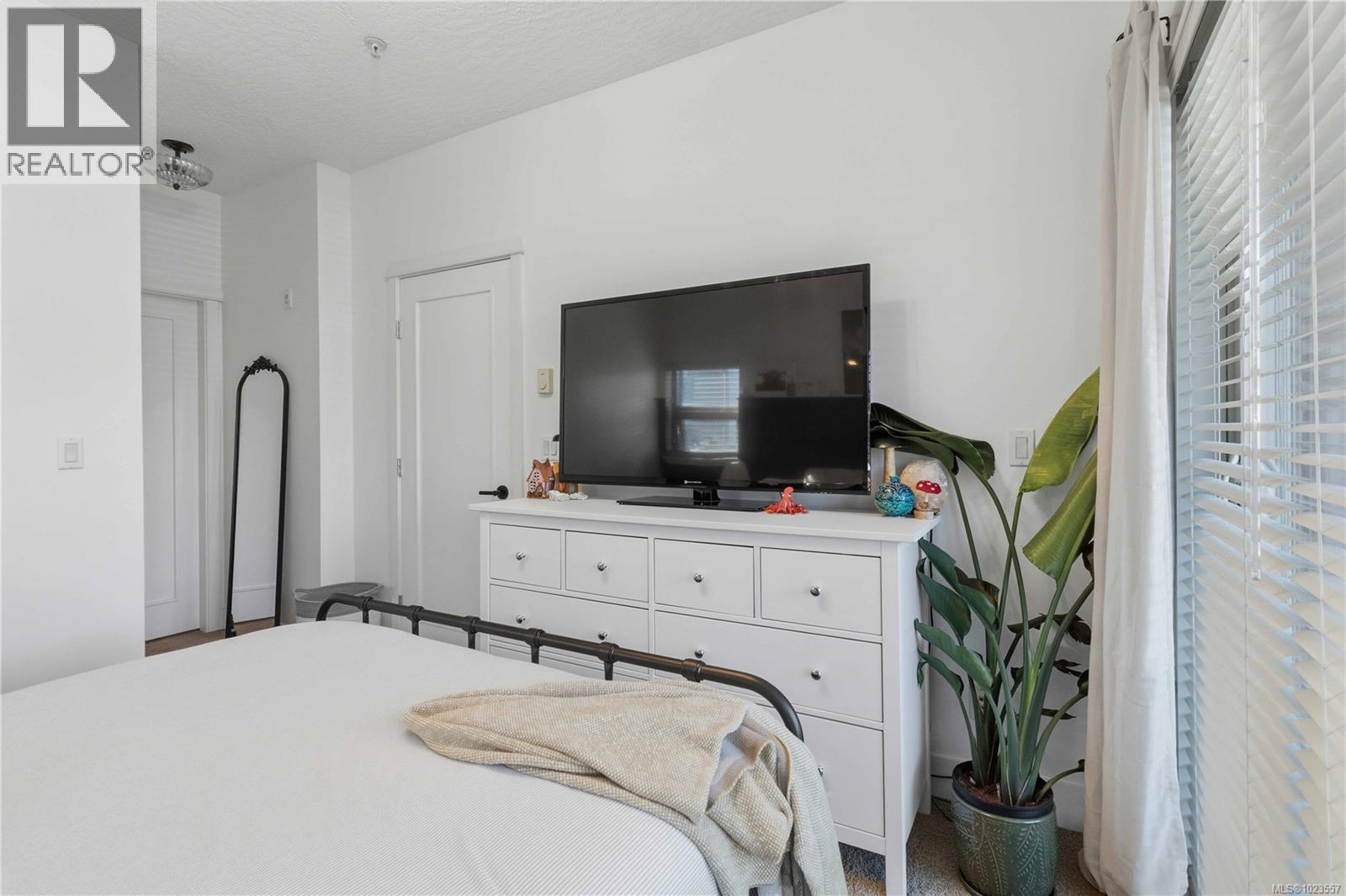 303 627 Brookside Rd, Colwood