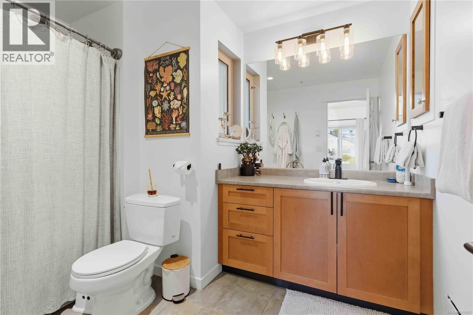 303 627 Brookside Rd, Colwood