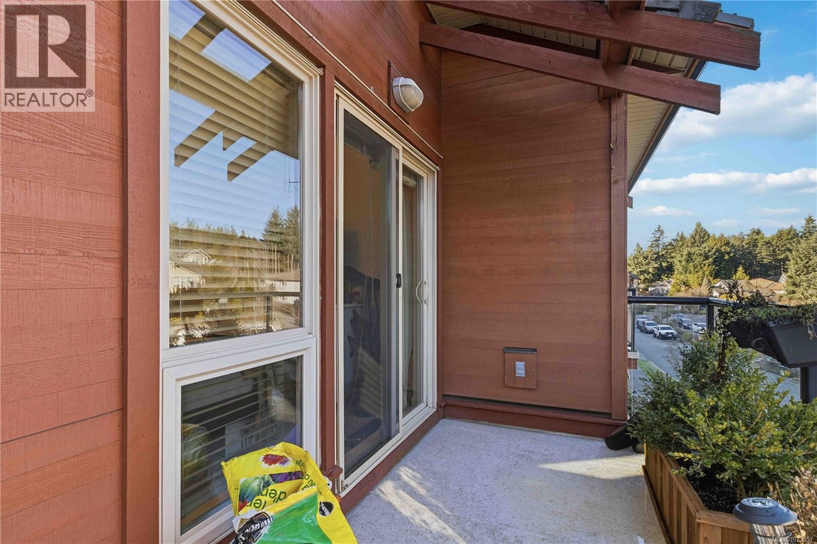#303 627 Brookside Rd - 27