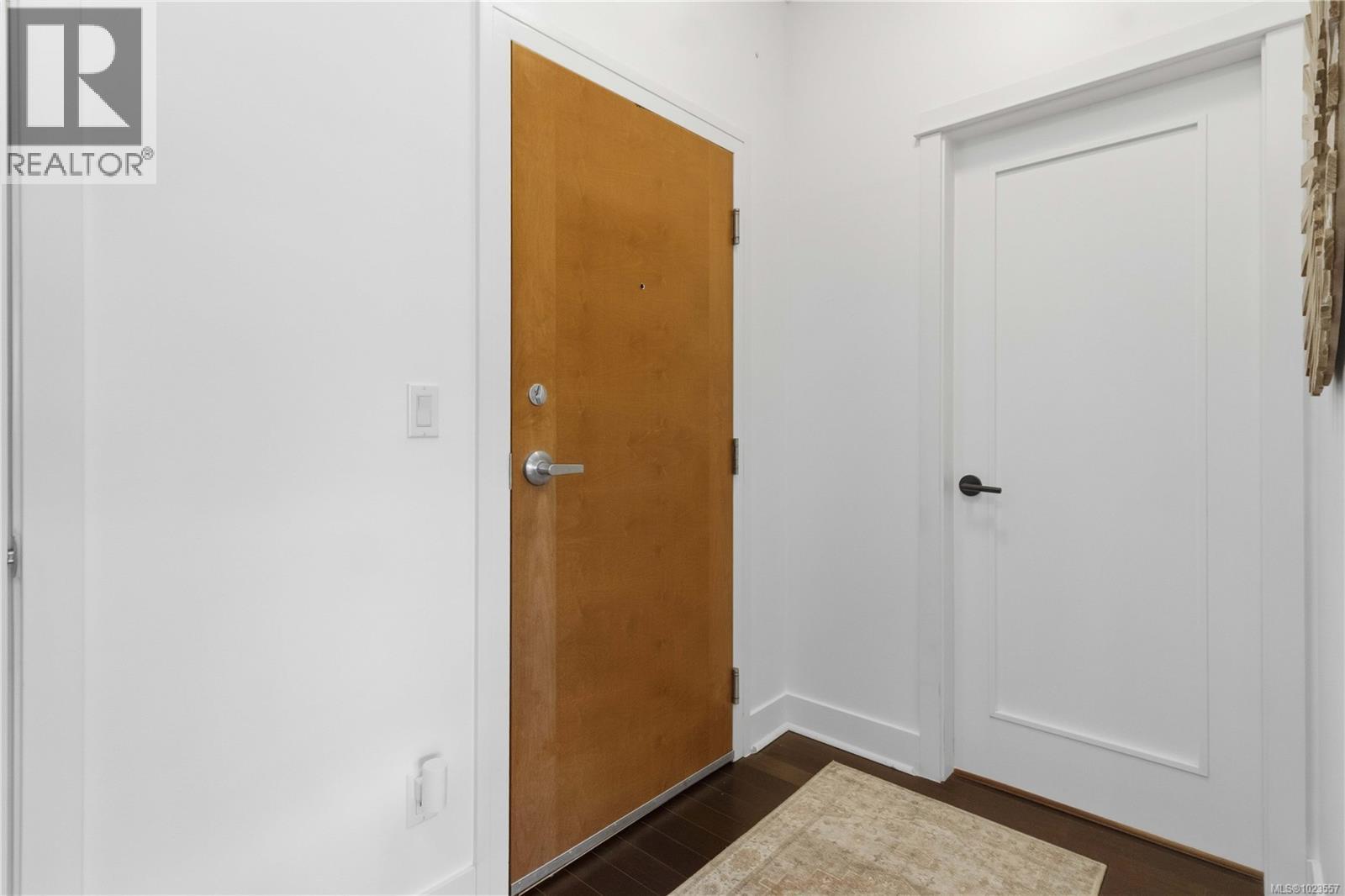 303 627 Brookside Rd, Colwood