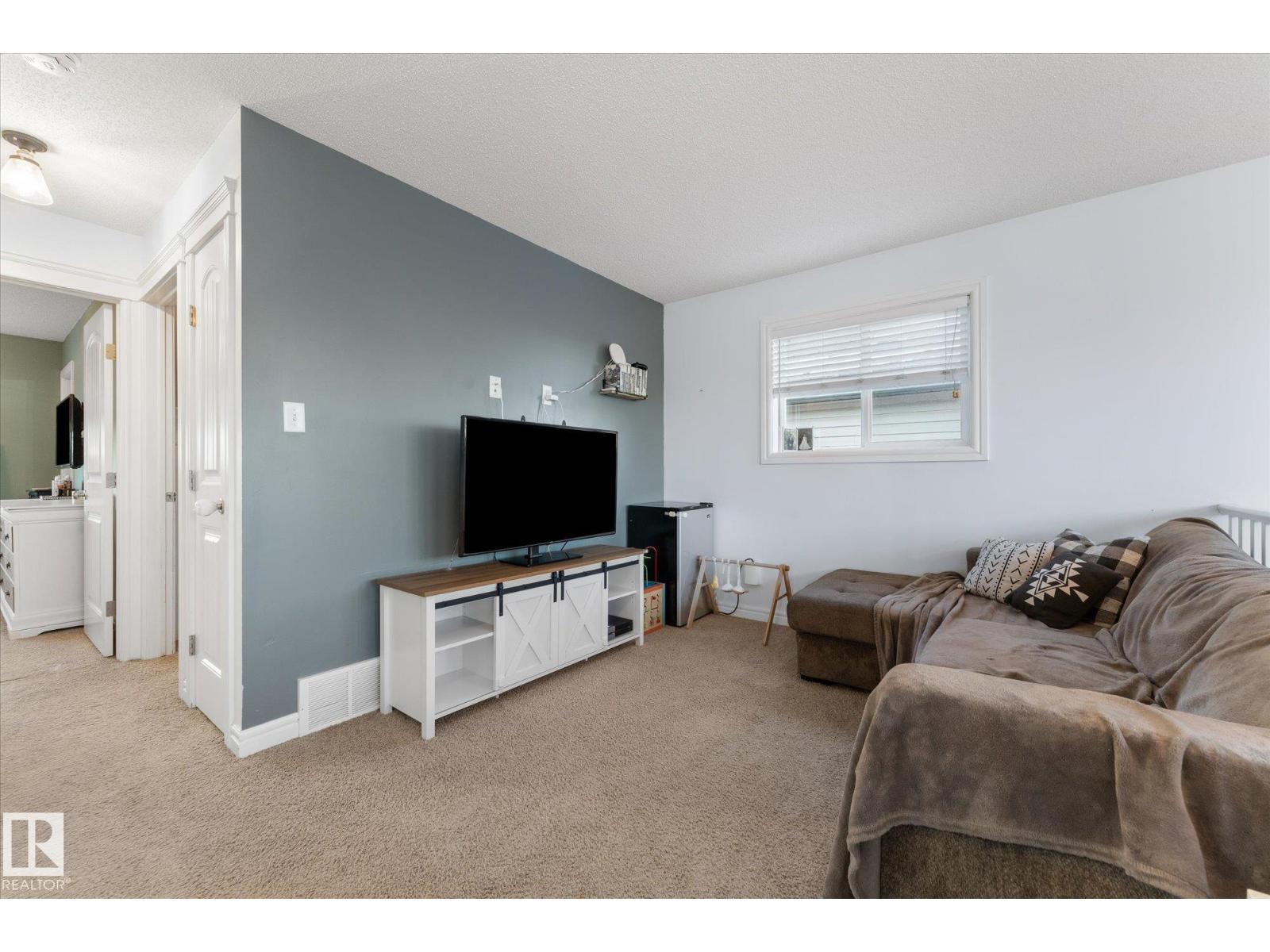 35 SPRUCE VILLAGE DR E, Spruce Grove