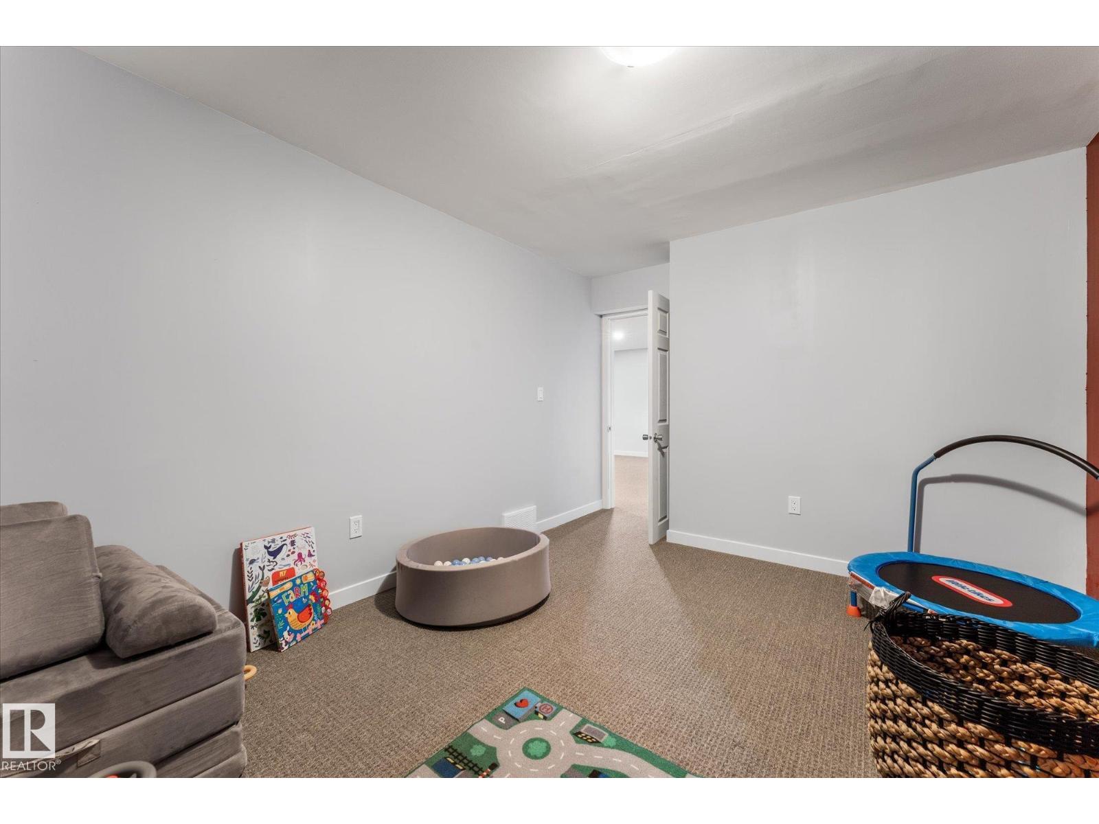 35 SPRUCE VILLAGE DR E, Spruce Grove