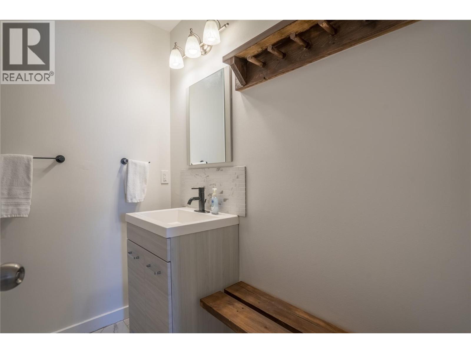 B6 7375 Porcupine Road, Big White