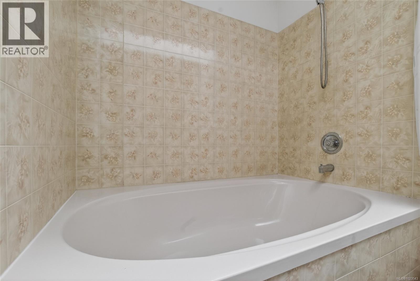 8071 Queen St, Crofton