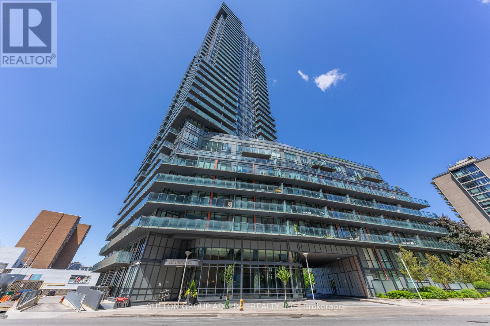 Listing photo of PH401 - 825 CHURCH STREET