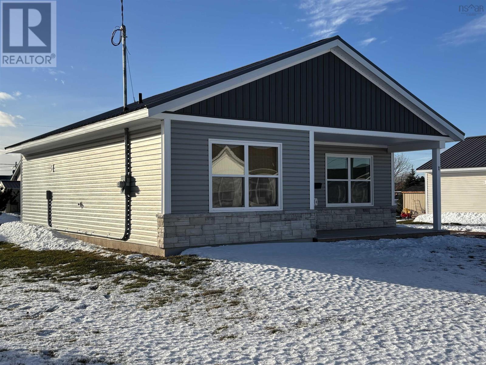 7 Fleming Street - Photo 3 of 34, Amherst, Nova Scotia