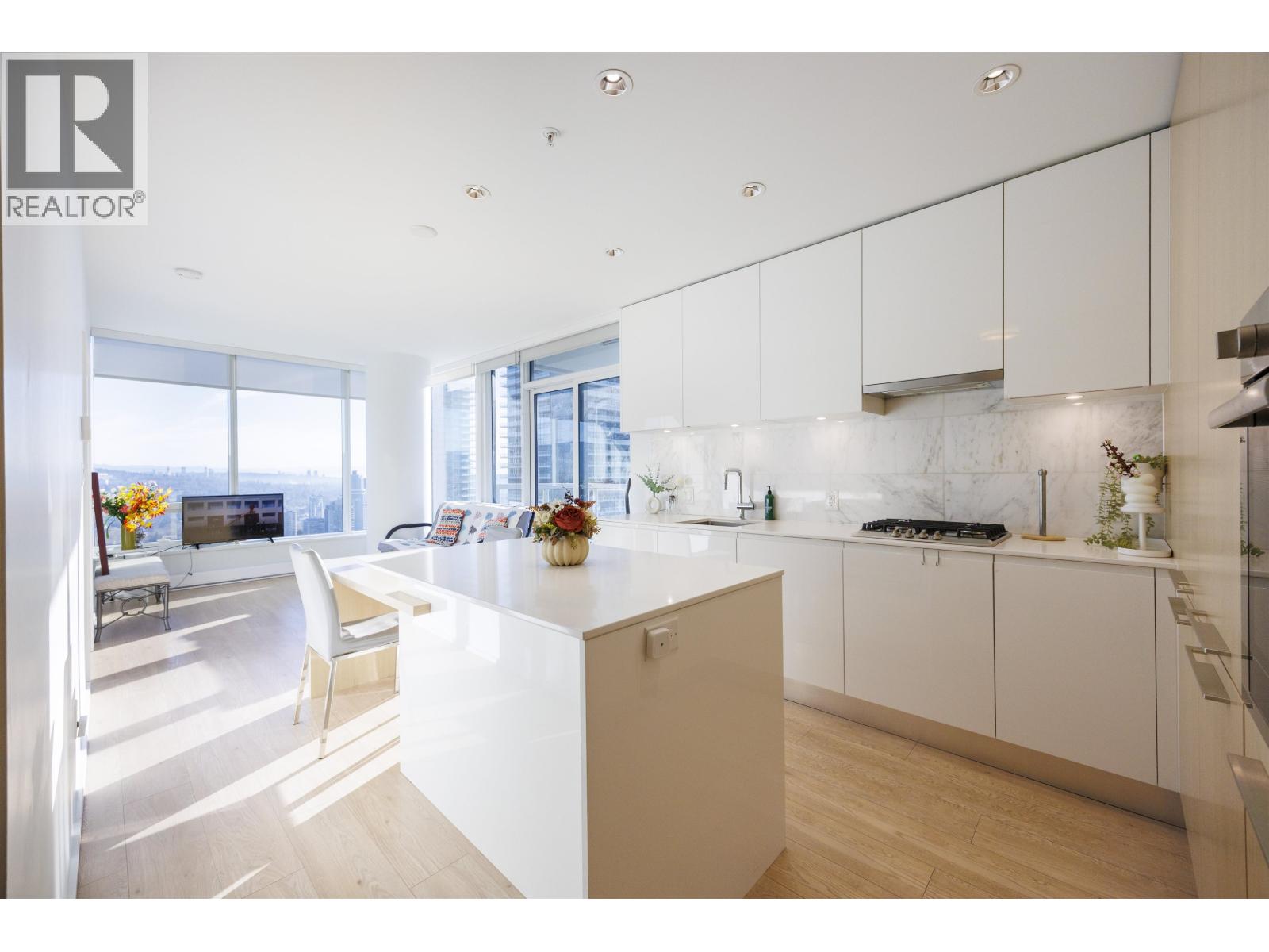 3904 4510 HALIFAX WAY - Photo 3 of 20, Burnaby, British Columbia