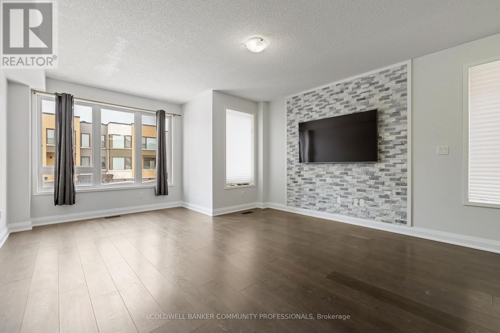 193 HUGUENOT ROAD - 24
