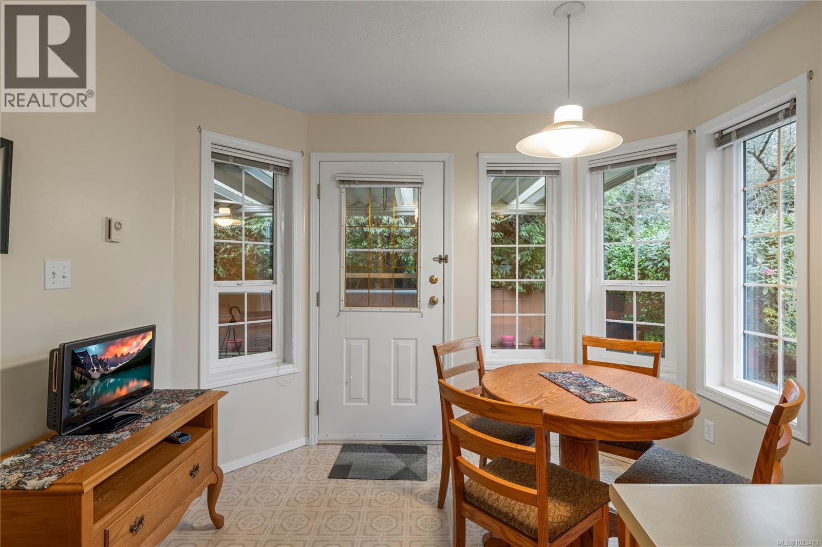 2 4752 Uplands Dr, Nanaimo