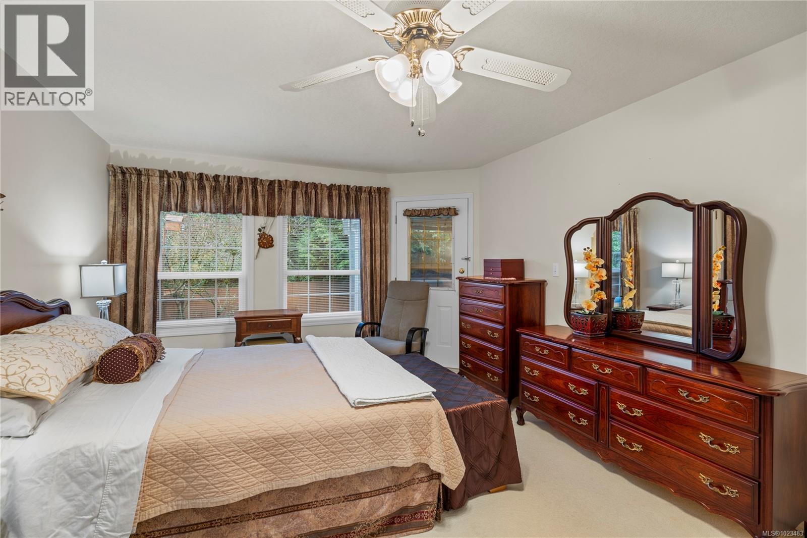 2 4752 Uplands Dr, Nanaimo