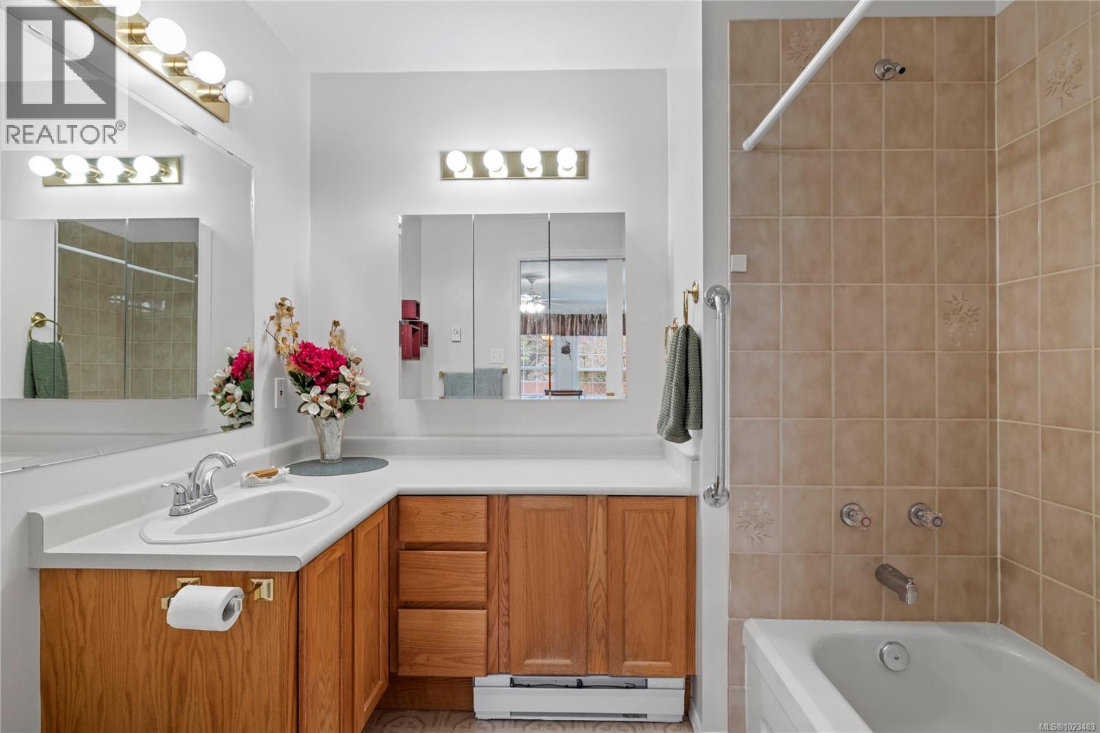 2 4752 Uplands Dr, Nanaimo