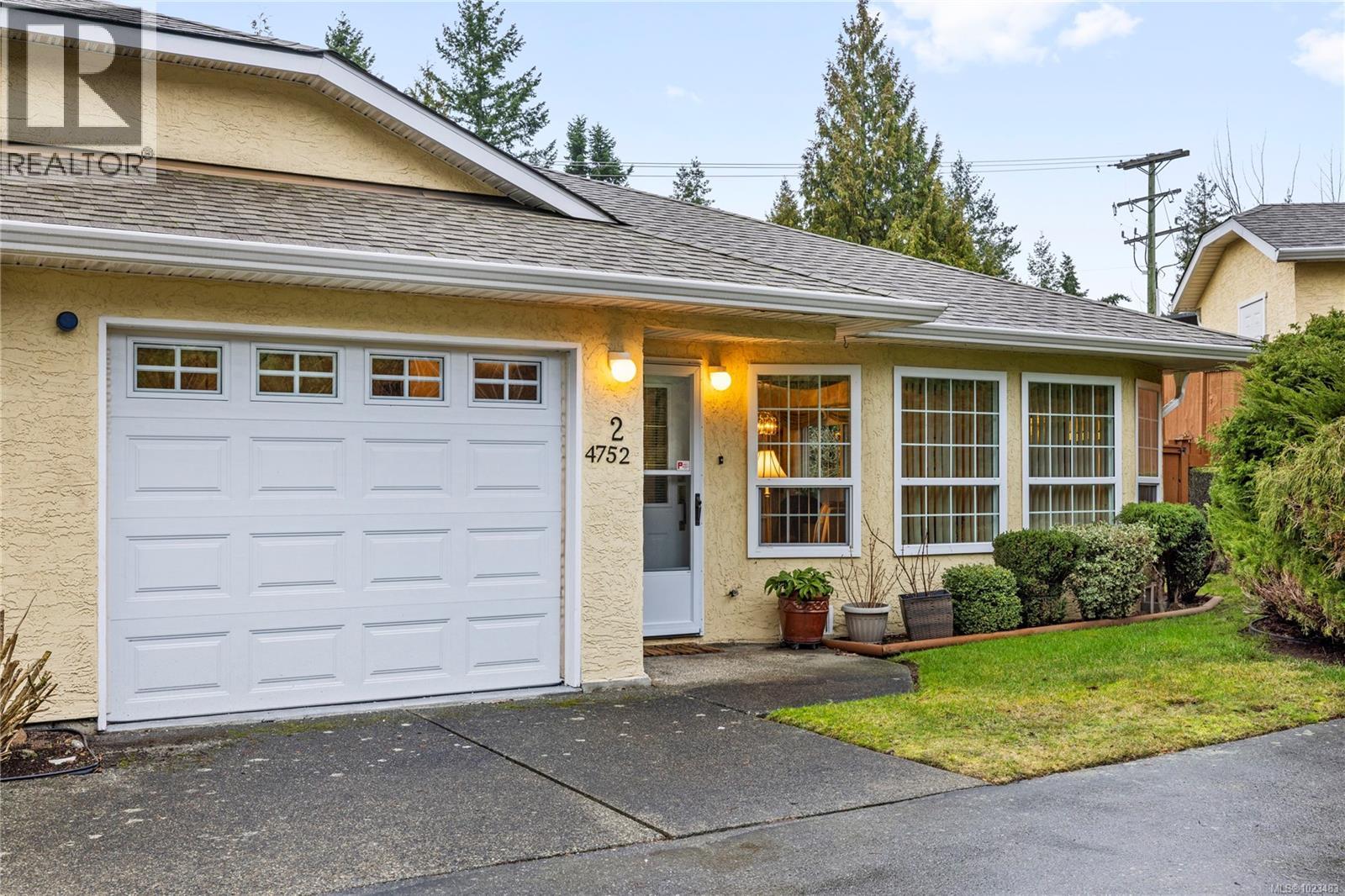 2 4752 Uplands Dr, Nanaimo