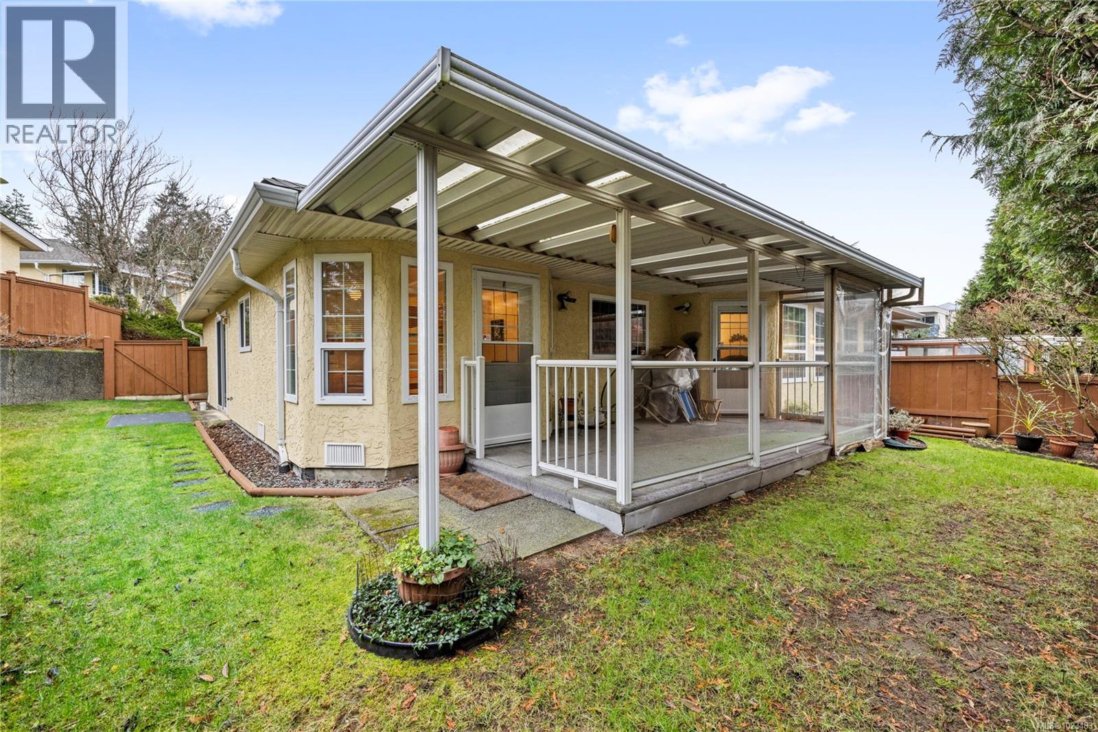 2 4752 Uplands Dr, Nanaimo